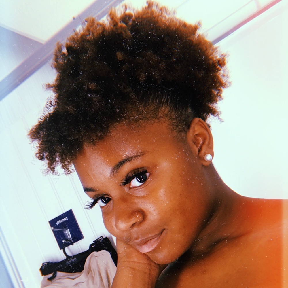 Meet your Posher, Ayaniah